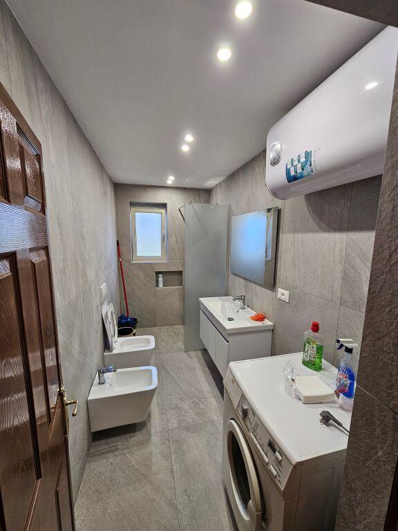 Apartament 2+1 me qera në Rruga Imer Ndregjoni, Tiranë, 90 m². Foto 2 nga 11