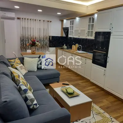 Apartament 1+1 me qera në Blloku, Tiranë, 70 m². Foto 3 nga 10
