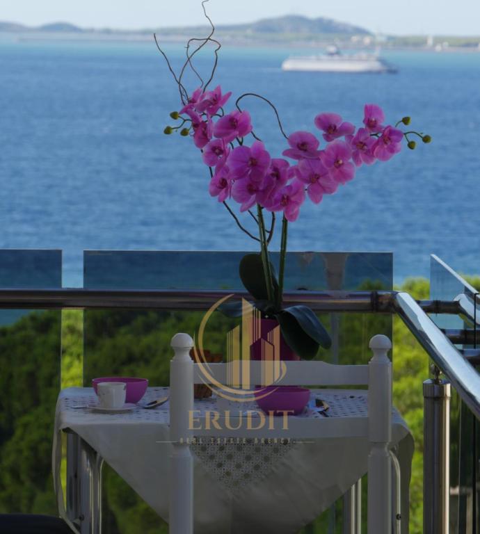 Apartment 2+1 for rent in Marina Bay Luxury Resort and Spa, Vlorë, 100 m²
