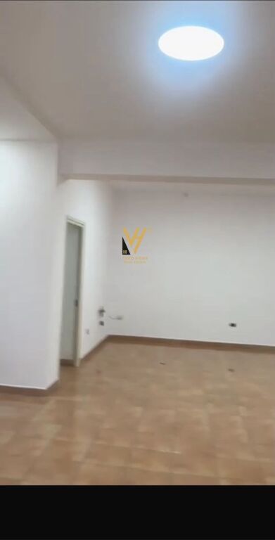 Ambient biznesi me qera në Vasil Shanto, Tiranë, 80 m²