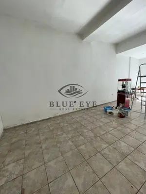 Dyqan me qera në Kryqi i Kuq Shqiptar, Durrës, 50 m². Foto 3 nga 4
