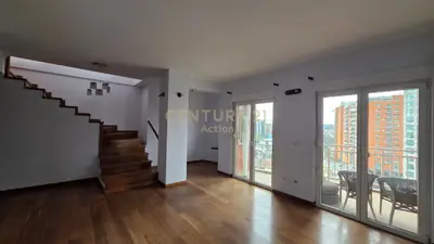 Dupleks me qera në Qendra Tregtare ETC, Tiranë, 326 m². Foto 4 nga 9