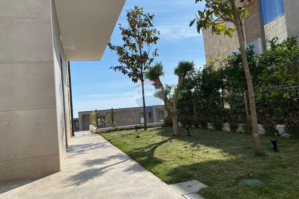 Villa for sale in Dhermi, Vlorë, 211 m²