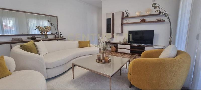 Villa 2+1 in vendita a Yrshek, Tirana, 374 m²