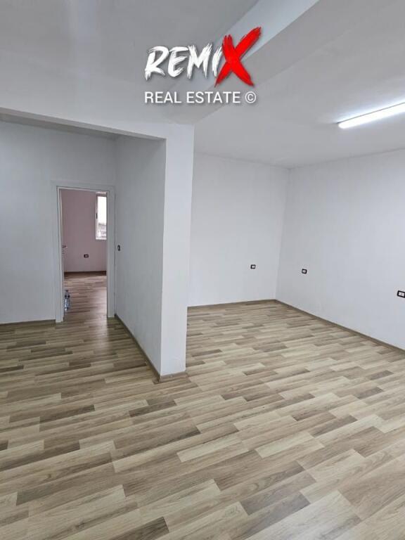 Appartamento in vendita a Rruga Mujo Ulqinaku, Durazzo, 80 m²
