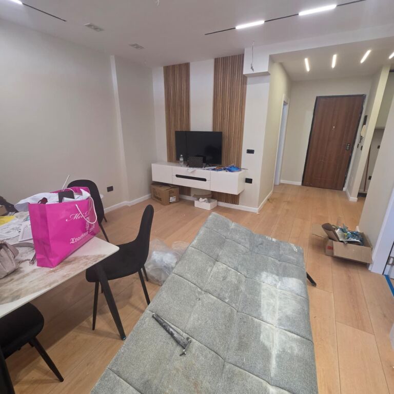 Apartament 2+1 me qera në Globe, Tiranë, 90 m². Foto 2 nga 3