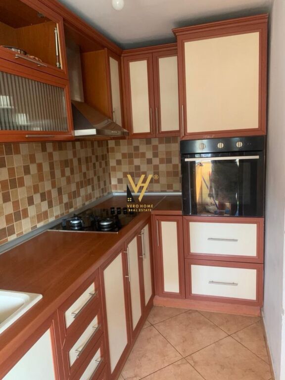 Apartament 3+1 me qera në Pazari i Ri, Tiranë, 93 m². Foto 3 nga 3