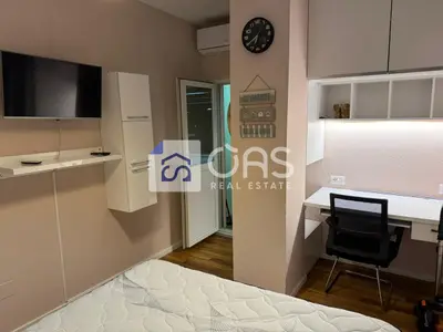 Apartament 2+1 me qera në Bulevardi Zogu I, Tiranë, 80 m². Foto 4 nga 12