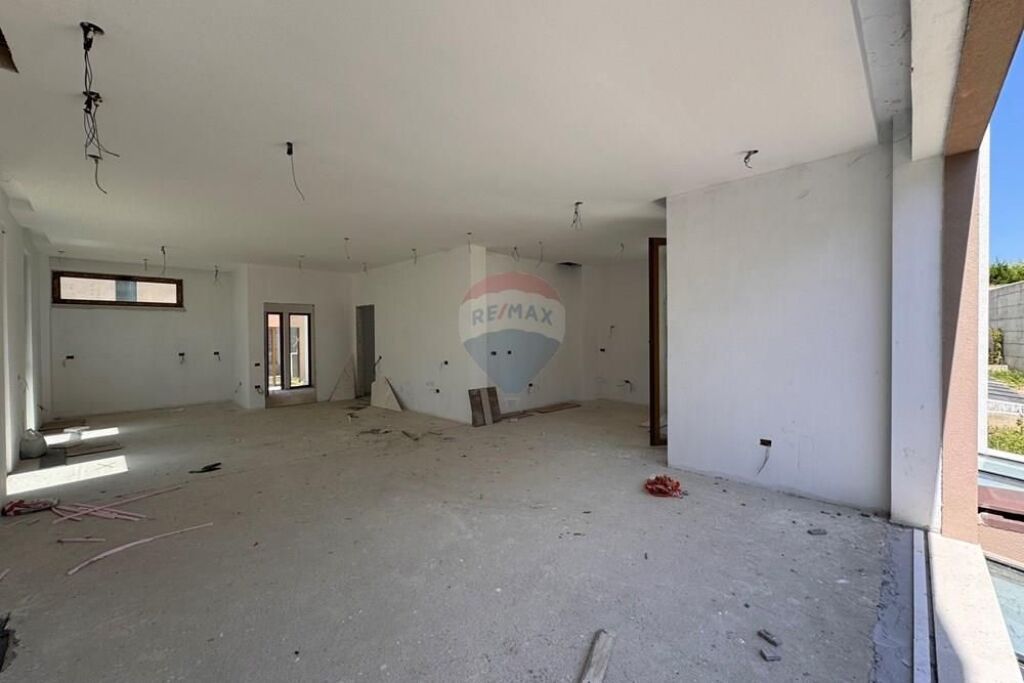 Villa for sale in Rezidenca Lulebore, Tirana, 334 m². Photo 3 of 3