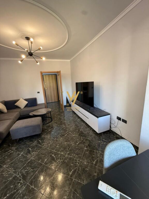 Apartament 2+1 me qera në Rruga e Elbasanit, Tiranë, 110 m²