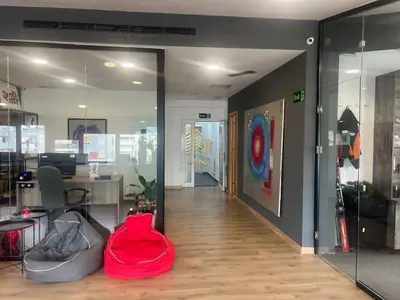 Locale commerciale in affitto a Tregu Elektrik, Tirana, 250 m². Foto 4 di 12