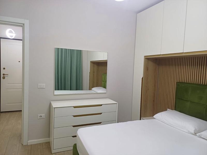 Apartament 1+1 me qera në Rruga Xhebrahimi, Tiranë, 70 m². Foto 7 nga 9