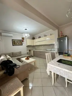 Shtëpi private 2+1 me qera në Bathore, Kamëz, 90 m². Foto 1 nga 11