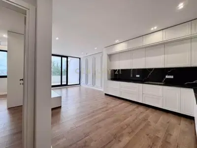 Apartament 3+1 në shitje në Ish-URT, Durrës, 165 m². Foto 2 nga 12