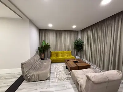 Apartament 2+1 me qera në Blloku, Tiranë, 120 m². Foto 3 nga 7