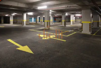 Posto auto in vendita a Shkolla e Kuqe, Tirana, 13 m². Foto 1 di 3