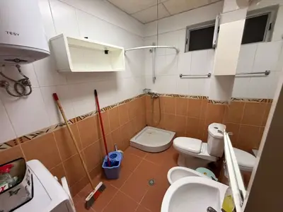 Apartament 2+1 me qera në Yzberisht, Tiranë, 90 m². Foto 5 nga 6