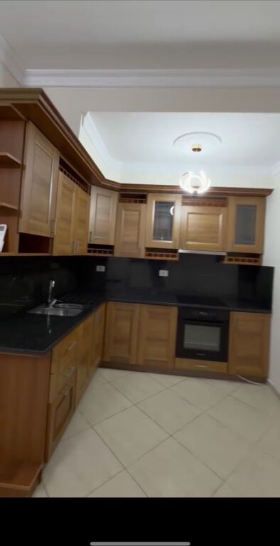 Appartamento 3+1 in affitto a Rruga e Dibrës, Tirana, 110 m². Foto 2 di 3