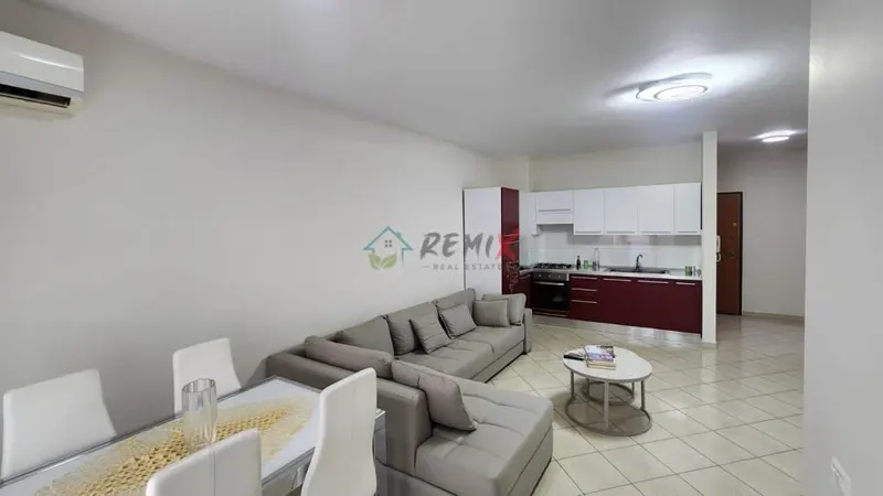 Appartamento 2+1 in affitto a Rruga Mujo Ulqinaku, Durazzo, 110 m²