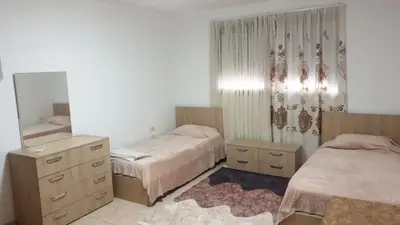 Apartament 2+1 me qera në Sheshi Uillson, Tiranë, 80 m². Foto 2 nga 4