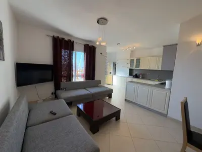 Apartament 2+1 me qera në Stacioni i Trenit, Durrës, 120 m². Foto 9 nga 12