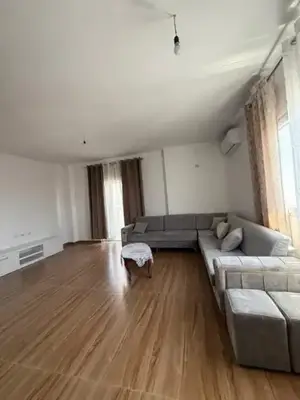 Appartamento in affitto a Spitallë, Durazzo, 150 m². Foto 2 di 4