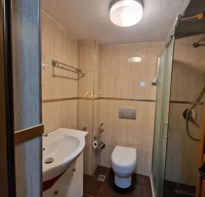 Apartament 3+1 me qera në Shallvaret, Tiranë, 100 m². Foto 3 nga 3