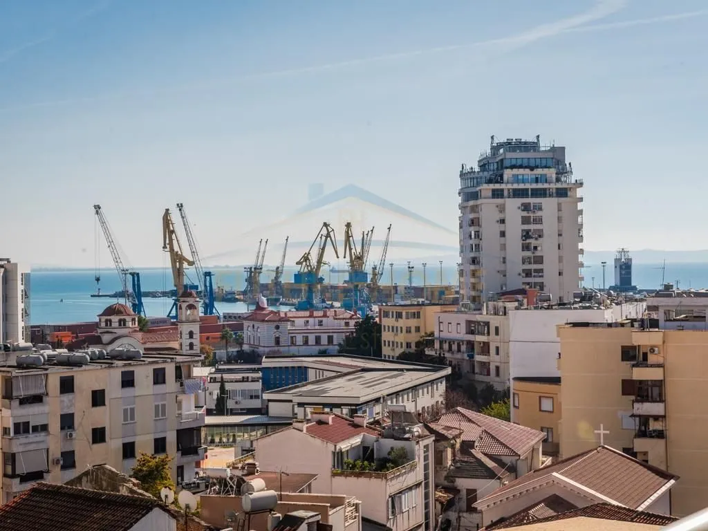 Appartamento 2+1 in affitto a Bulevardi Dyrrah, Durazzo, 114 m². Foto 1 di 8