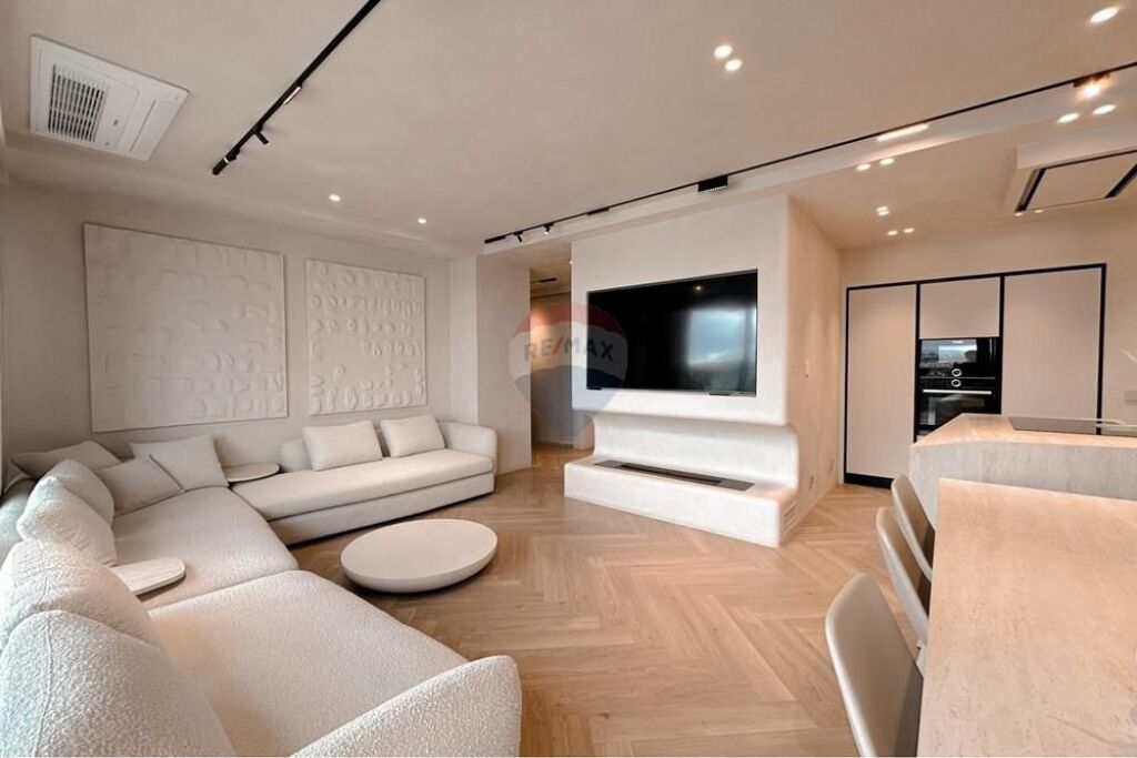 Appartamento in vendita a Liqeni i Tiranës, Tirana, 184 m². Foto 2 di 3