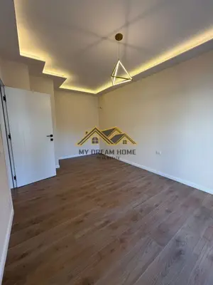 Apartament 1+1 në shitje në Lagjia Nr 6, Durrës, 73 m². Foto 1 nga 9