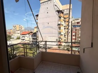 Apartament 1+1 në shitje në Rruga e Barrikadave, Tiranë, 52 m². Foto 5 nga 8