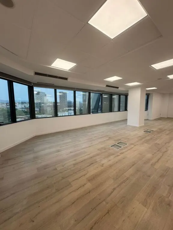 Zyrë me qera në Bulevardi Deshmoret e Kombit, Tiranë, 120 m²