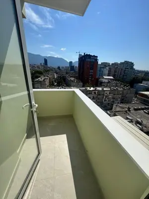 Apartament 2+1 në shitje në Myslym Shyri, Tiranë, 75 m². Foto 2 nga 9