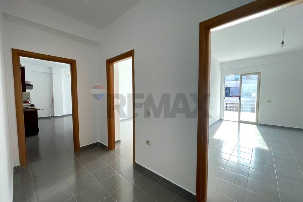 Apartment for sale in Yzberisht, Tirana, 130 m². Photo 2 of 3