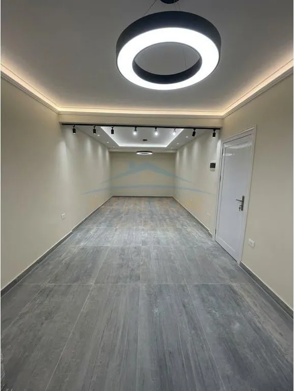 Commercial space for rent in Rruga Xhanfize Keko, Tirana, 41 m². Photo 1 of 3
