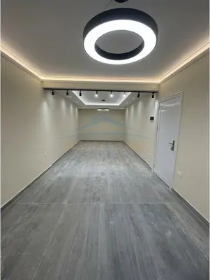 Commercial space for rent in Rruga Xhanfize Keko, Tirana, 41 m². Photo 1 of 3