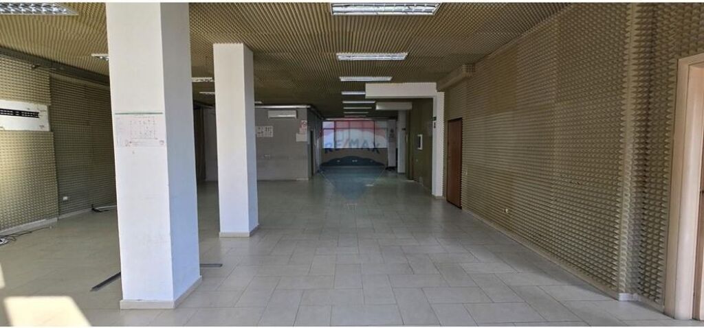 Office for rent in Rruga Pjetër Budi, Tirana, 350 m²