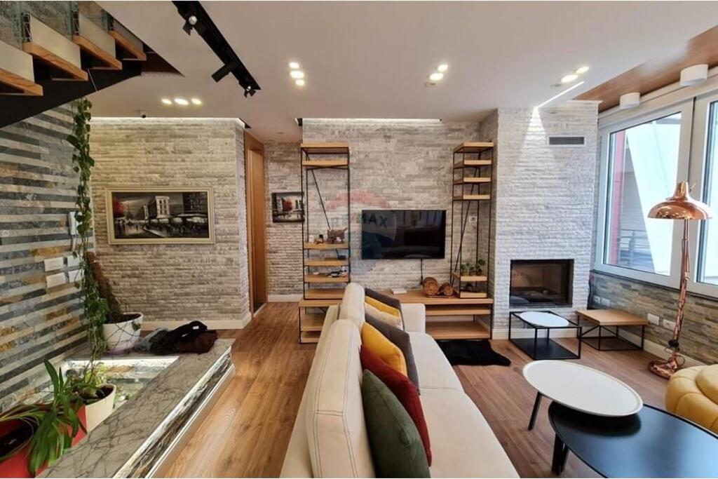 Duplex in vendita a Kodra e Diellit, Tirana, 189 m². Foto 2 di 3