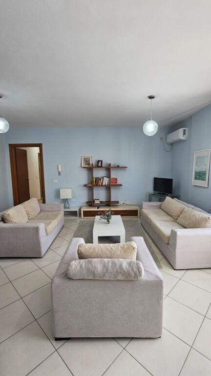 Apartament 2+1 në shitje në Sheshi Skënderbej, Tiranë, 110 m². Foto 4 nga 9