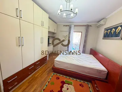 Apartament 2+1 me qera në Rruga e Barrikadave, Tiranë, 125 m². Foto 3 nga 6