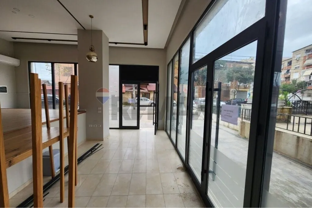 Lokal me qera në Rruga Haxhi Dalliu, Tiranë, 54 m². Foto 1 nga 3