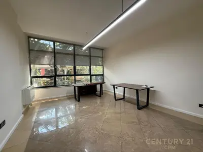 Zyrë me qera në Rruga Papa Gjon Pali II, Tiranë, 200 m². Foto 3 nga 8