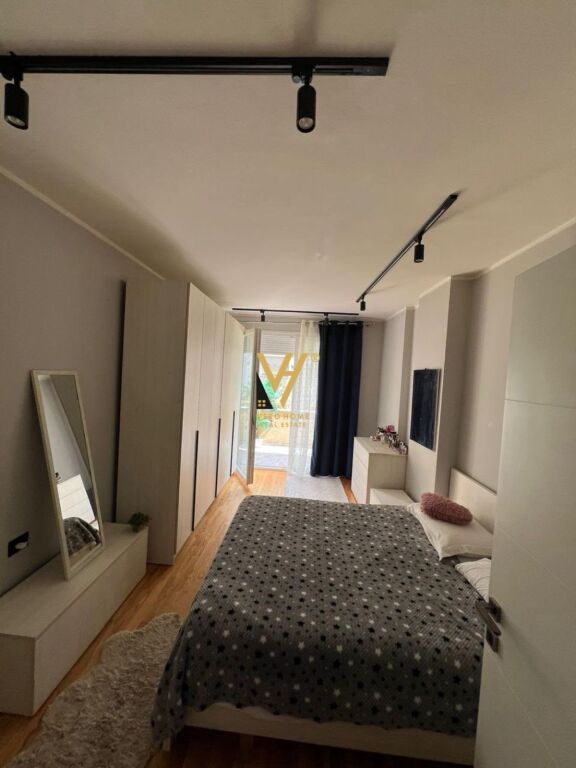 Apartament 1+1 me qera në Kopshti Botanik i Tiranës, Tiranë, 70 m². Foto 2 nga 3