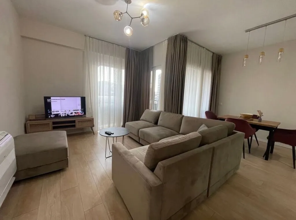 Apartament 2+1 me qera në Rruga e Kosovarëve, Tiranë, 110 m². Foto 1 nga 10