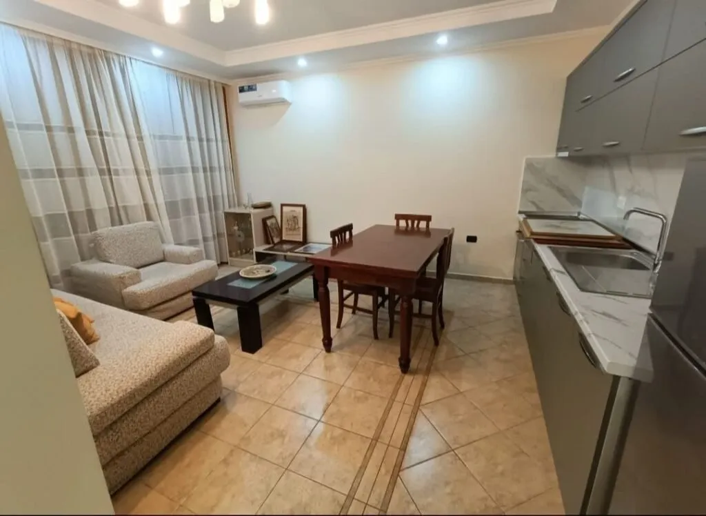 Apartament 2+1 me qera në Tiranë, 120 m². Foto 1 nga 5