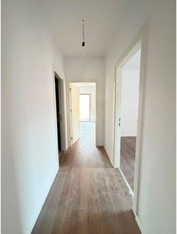 Apartment 2+1 for sale in Xhamlliku, Tirana, 99 m². Photo 2 of 3
