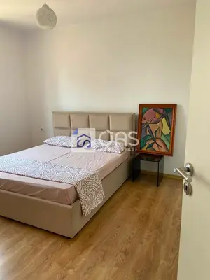 Apartament 1+1 me qera në Bulevardi Zogu I, Tiranë, 50 m². Foto 2 nga 10