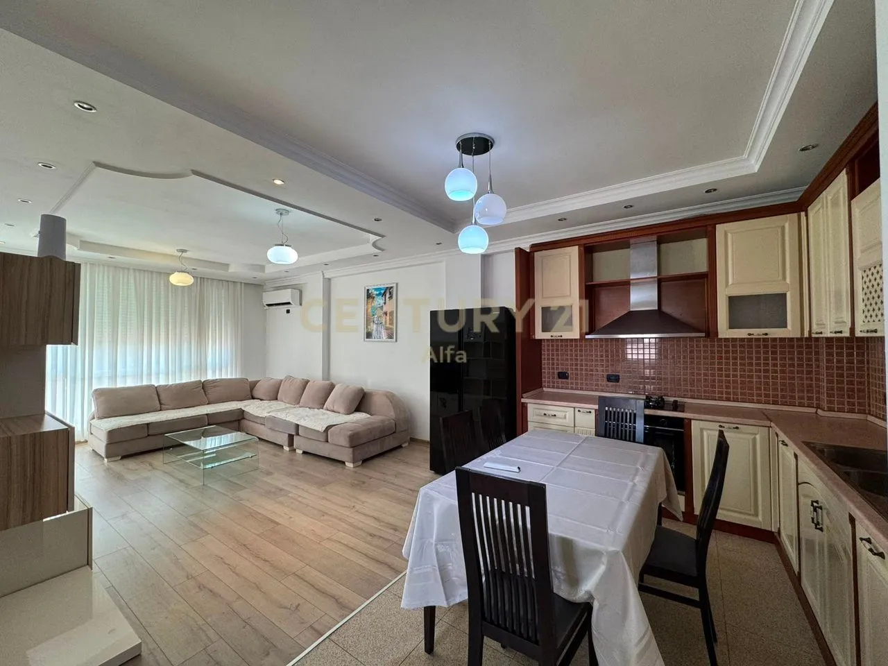 Appartamento 2+1 in affitto a Parlamenti, Tirana, 100 m². Foto 1 di 12