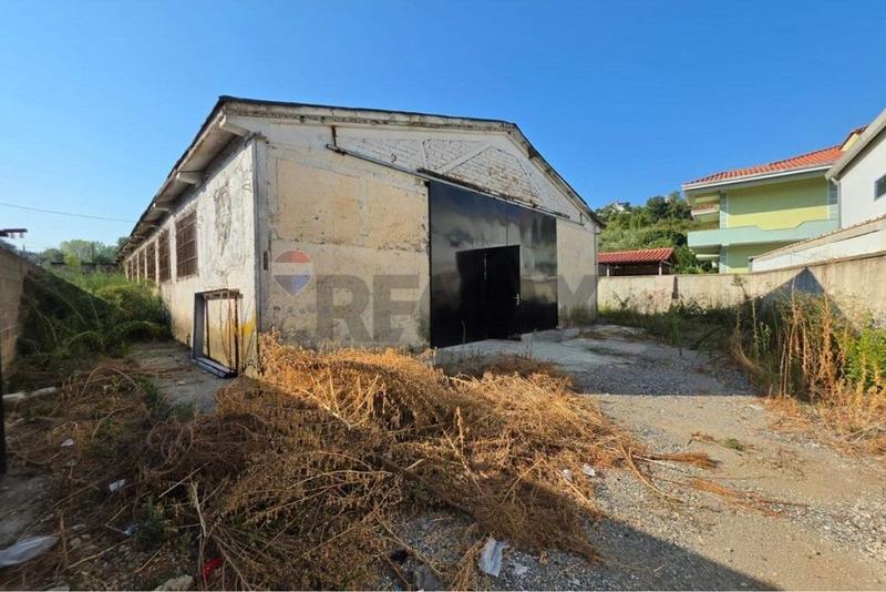 Magazzino in vendita a Vaqarr, Tirana, 500 m²