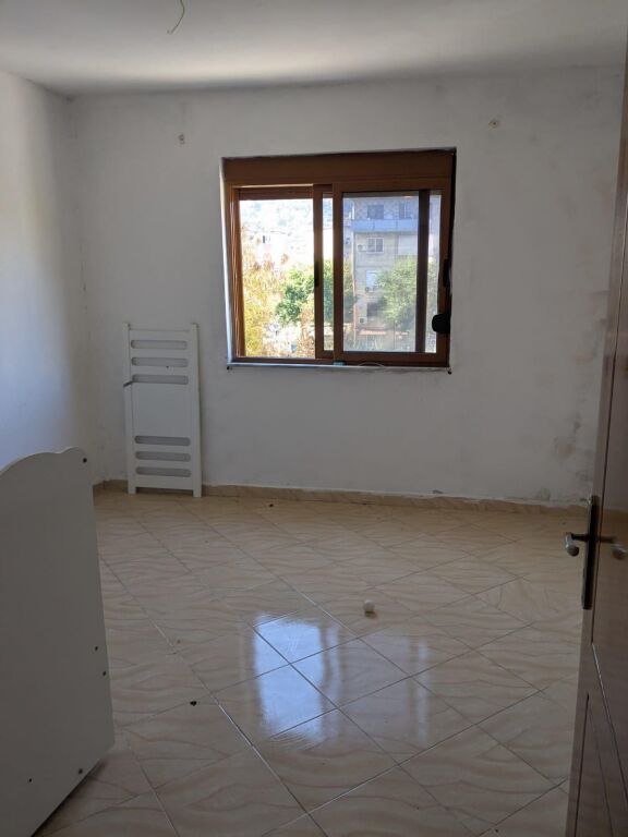 Apartment 1+1 for sale in Kombinat, Tirana, 63 m². Photo 3 of 3